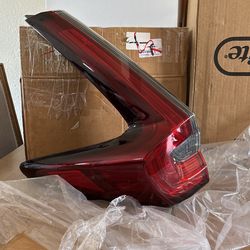 Honda CR-V (Left) Tailgate Light