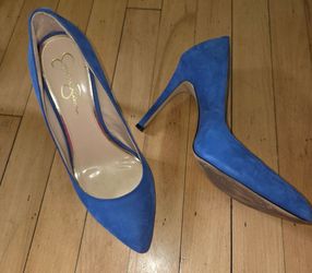 Jessica Simpson pumps