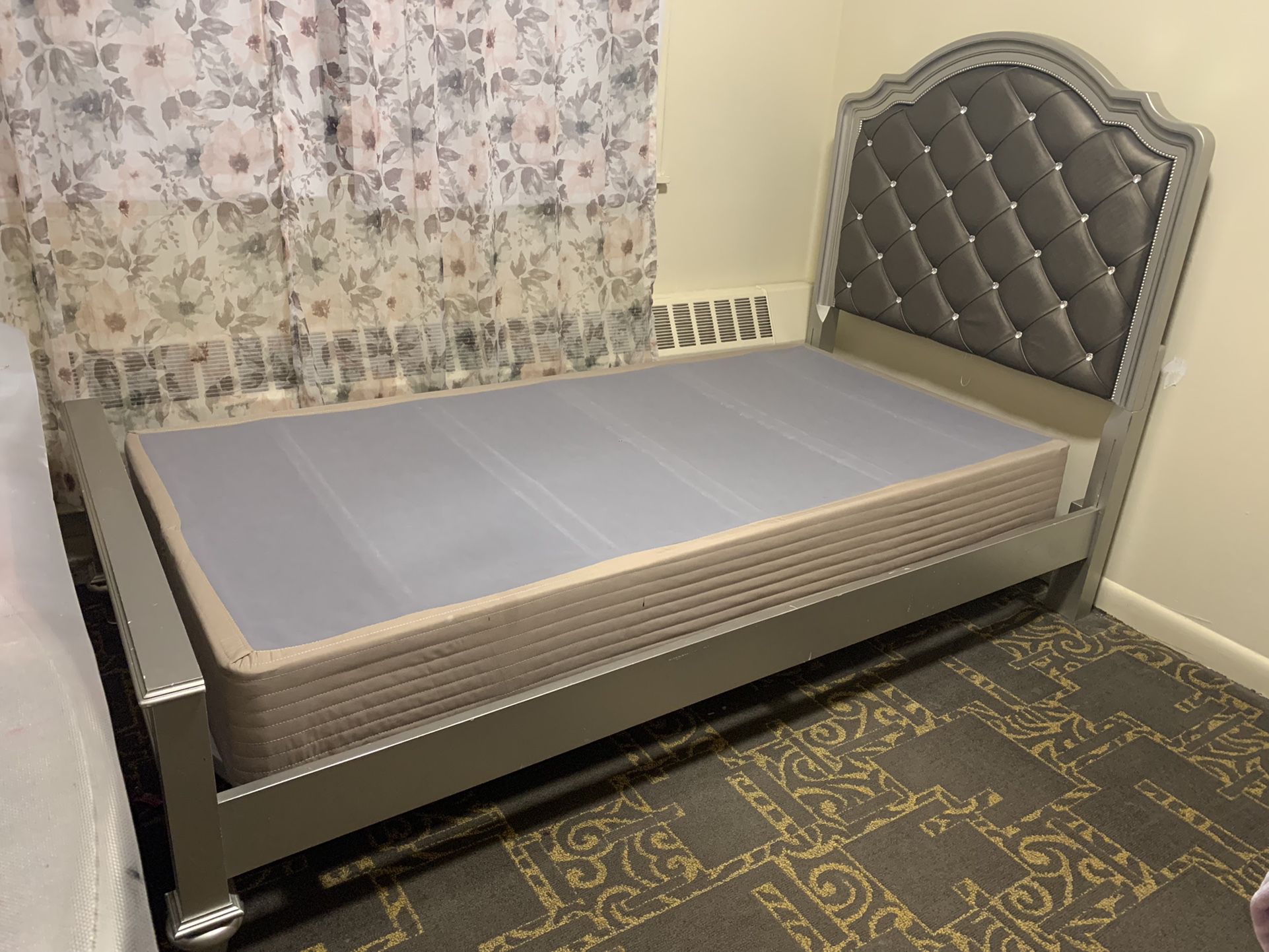 Bed Frame Size Single And Vanity/dresser With Mirror 