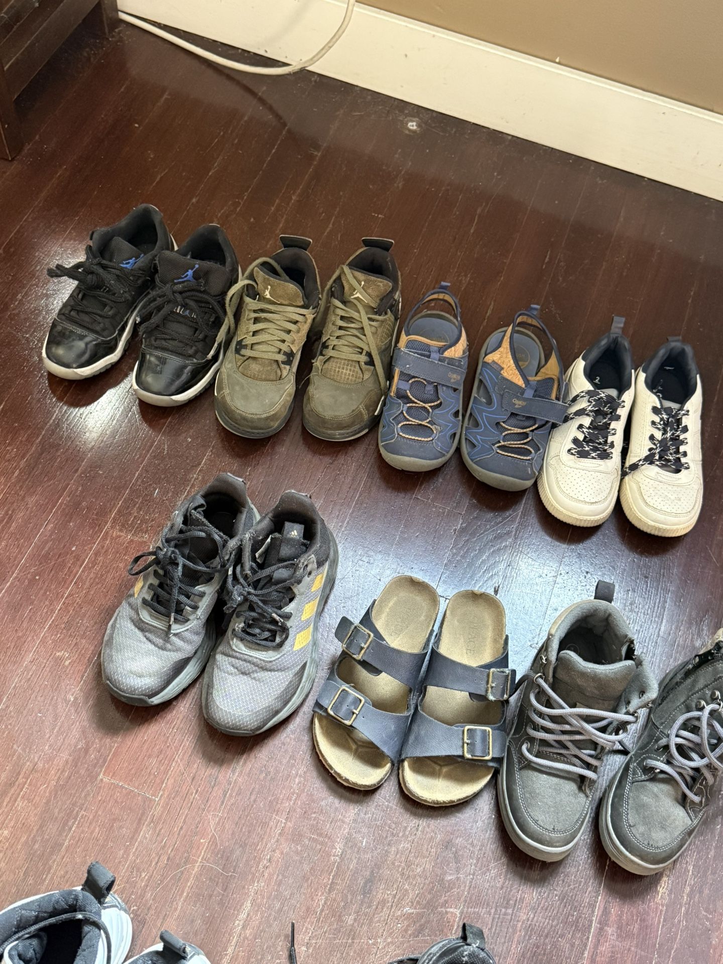 Boys sneakers
