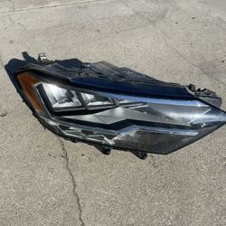 19-20-21-22 VW Jetta R-line Headlight Passenger Side OEM 