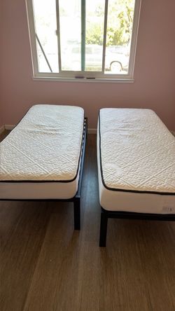 Narrow twin bed