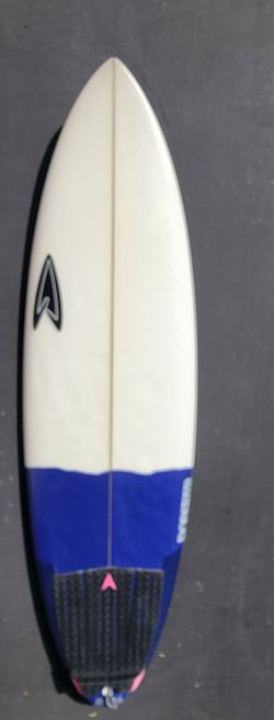 Surfboard - Roberts - 5'11"