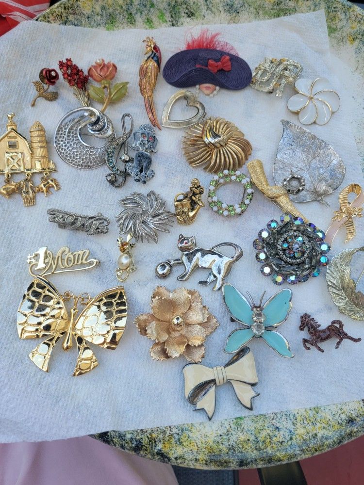Brooches 3 each or best offer 