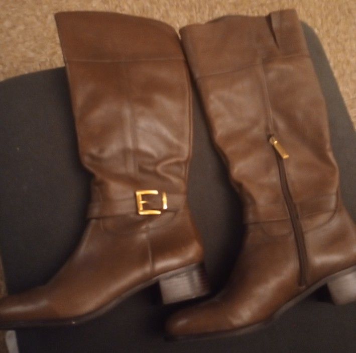 Stylish Calf Length Brown leather Boots