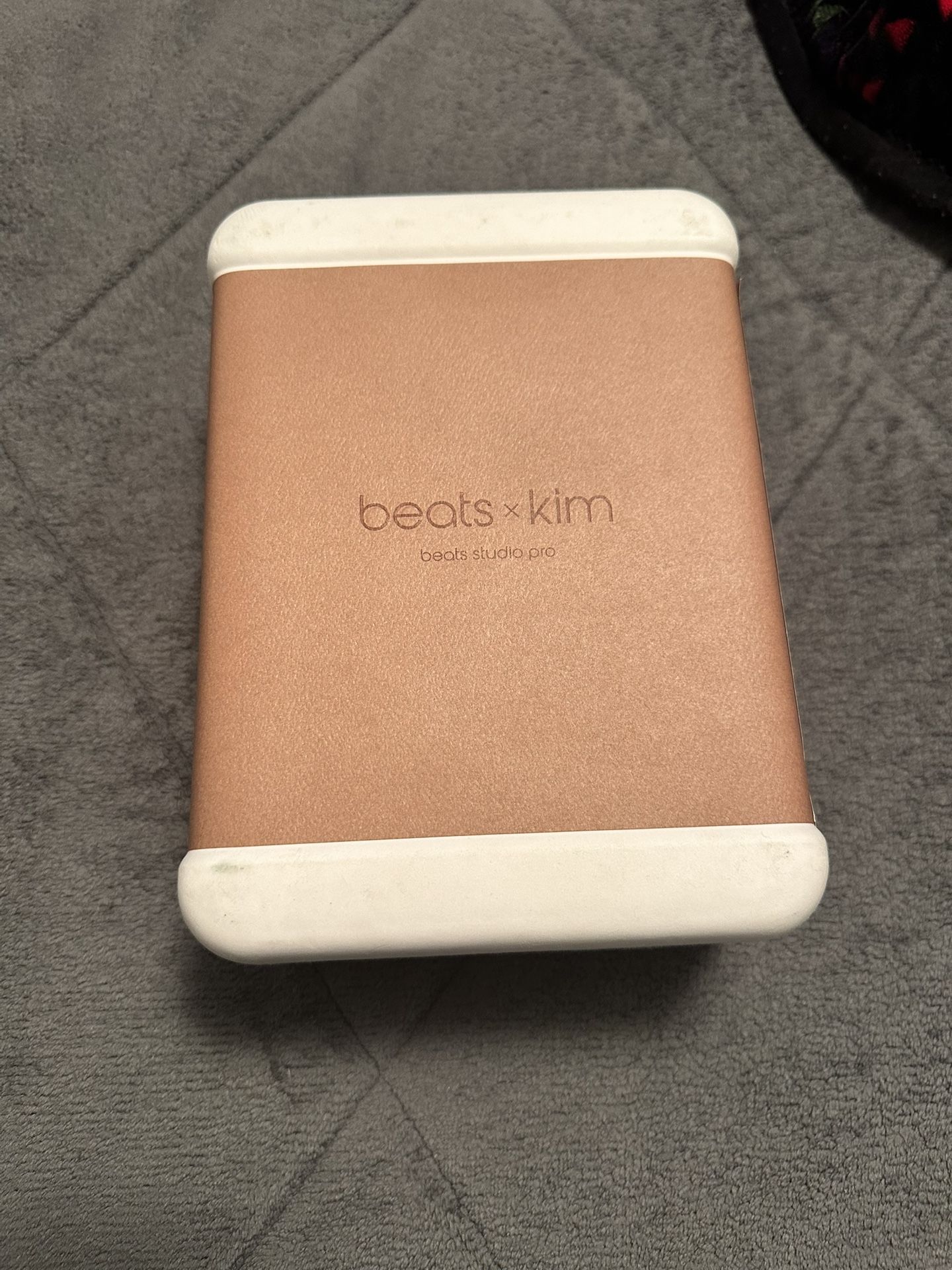 beats Studio Pro x Kim Kardashian