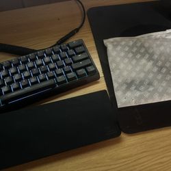 Wooting 60he +  wooting wrist rest
