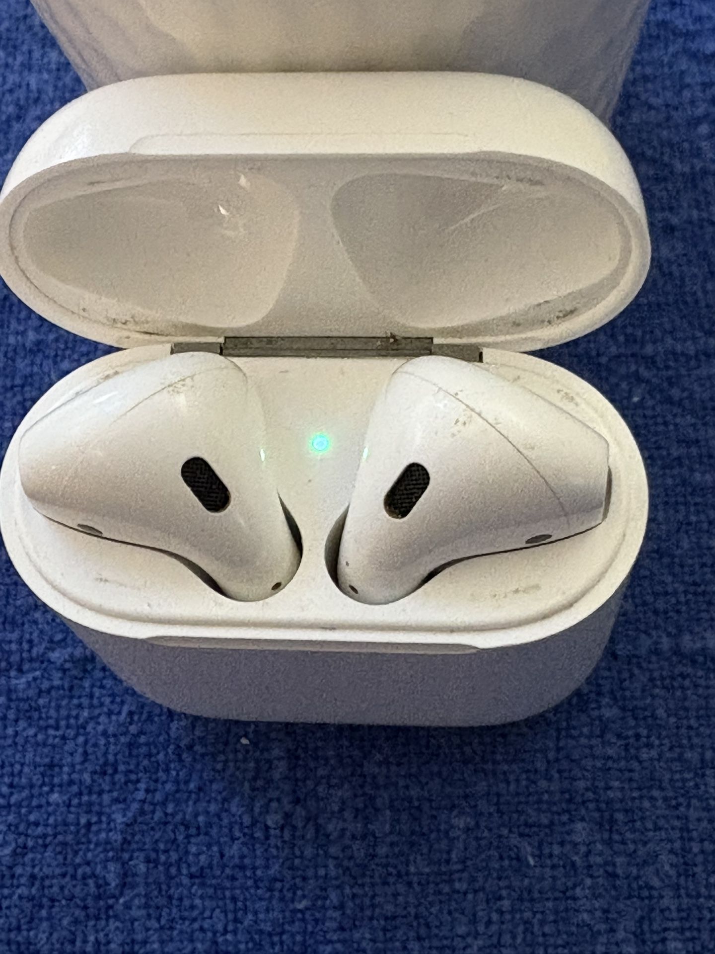 AirPods