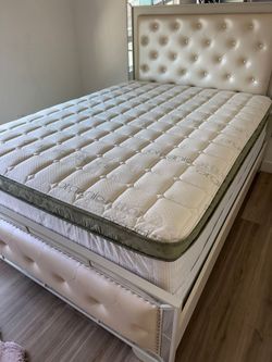 Queen Size Mattress Pillow Top New bedframe not included sold separately