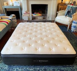 Helix Luxe Midnight King Mattress with Updated Cooling Cover ❤️