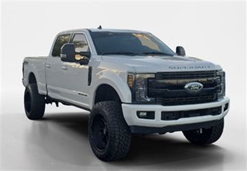 2019 Ford F-250 Super Duty Lariat 4x4, 6.7 Power Stroke, Lifted
