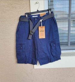 BRAND NEW...MEN'S SIZE 32 NAVY CARGO SHORTS with BELT...retails $44...selling $20