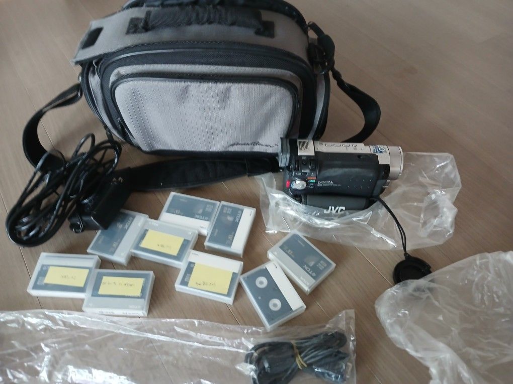 vintage JVC GR-DVL320U Mini DV digital video camera camcorder