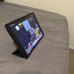 iPad 9th Gen With Case And Charger 