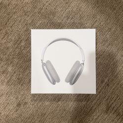 Generation 2 Silver/White Airpod Maxs For Sale