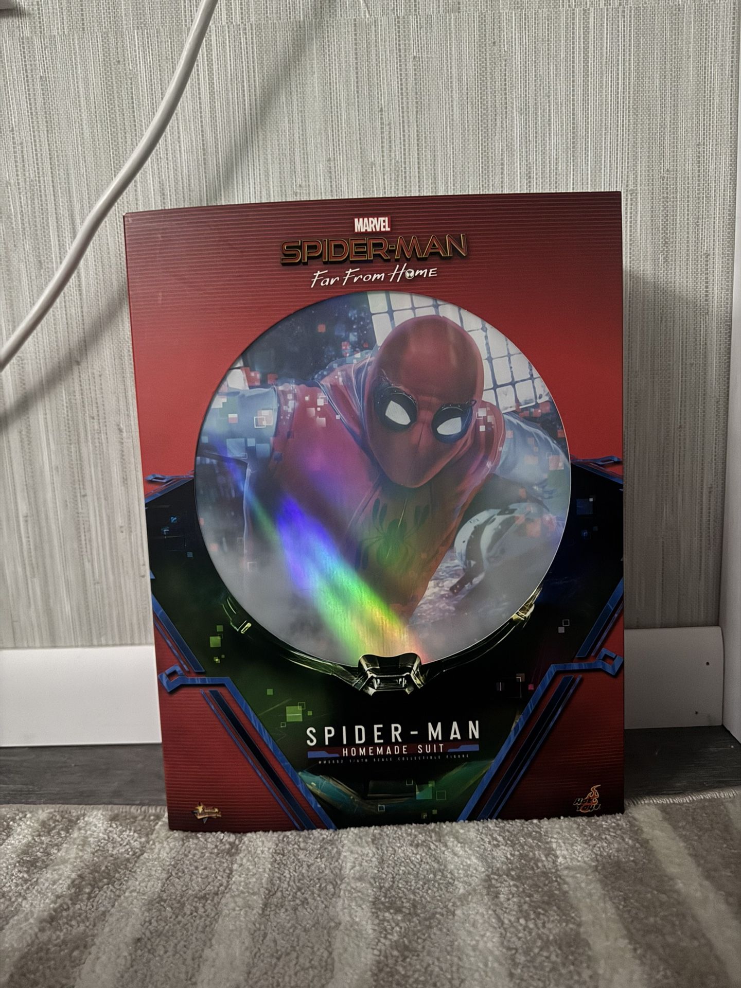 Hot Toys Spider-Man Home Made Suit - all accessories broken drone and broken stand