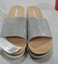 Womans Sandal SIZE 9 (SAN BERNARDINO)