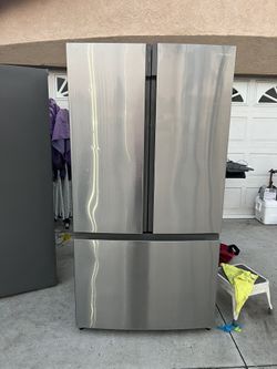 Insignia Refrigerator 