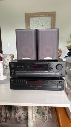 Sony stereo receiver w 5 CD changer and Sony speakers