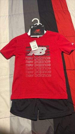 Boys New Balance 2 Piece Short Set Size 5/6