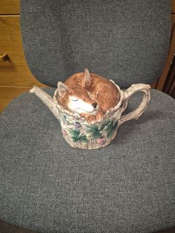 Ceramic Fox Novelty Teapot
