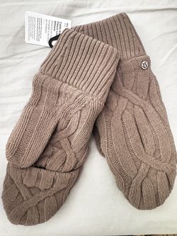 LULULEMON Cable Knit fleece lined mittens M/L