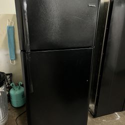 Frigidaire Apartment Size Top Freezer 18 Cu Ft In Black