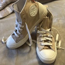 Women's 7.5 Converse 
