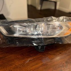 Headlights For A Ford Fusion 2013 - 2016