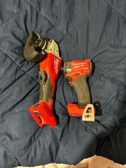 Vendo Milwaukee M18 FUEL Impact Driver and M18  angle grinder 4-1/2 in./5 tools only no batteries