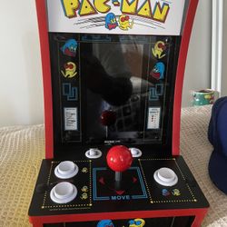 PAC- MAN Arcade 