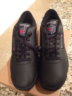 Women's REEBOK classic. Size 9.5