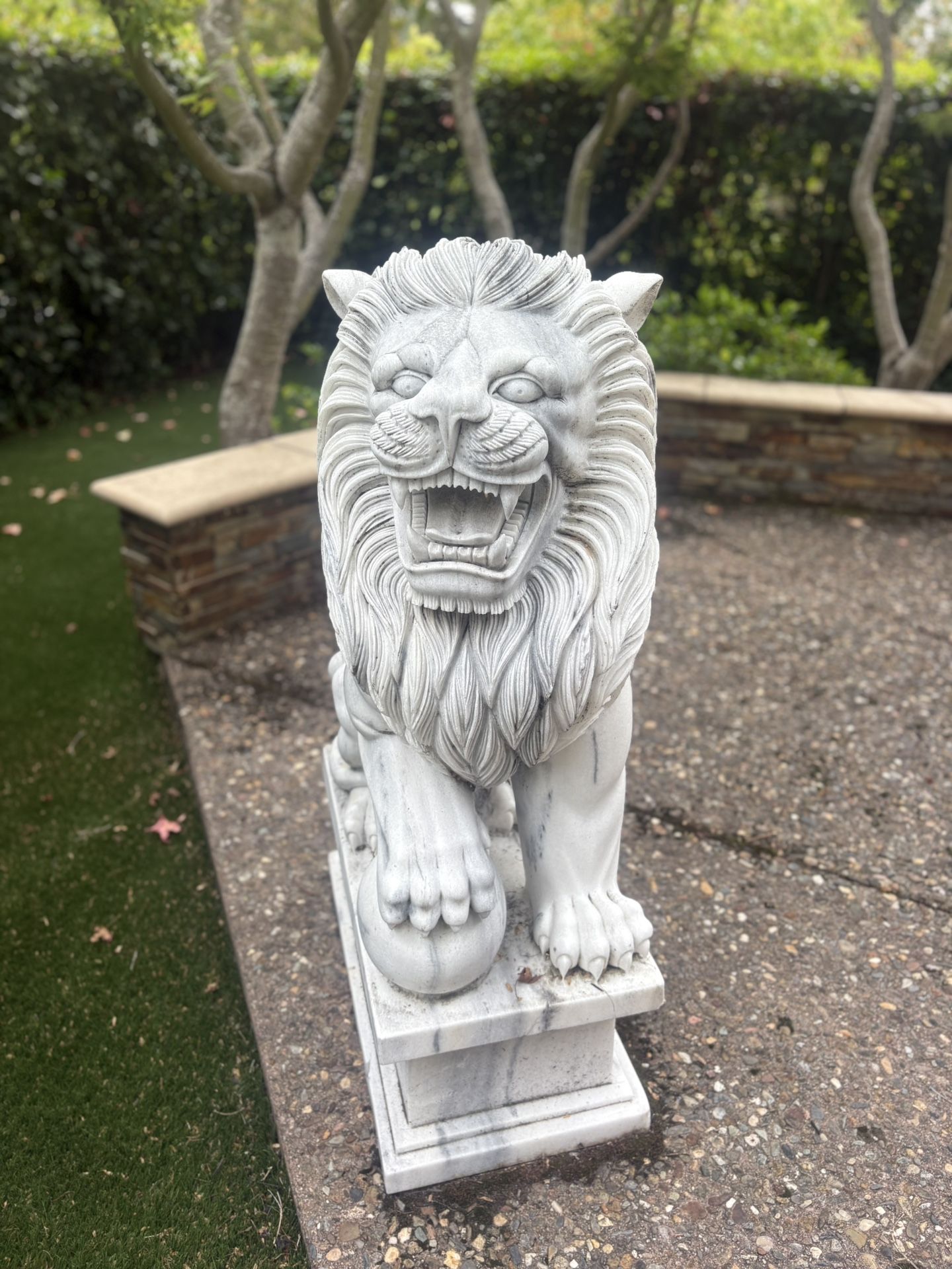Marble Lion Chinese Sculpture