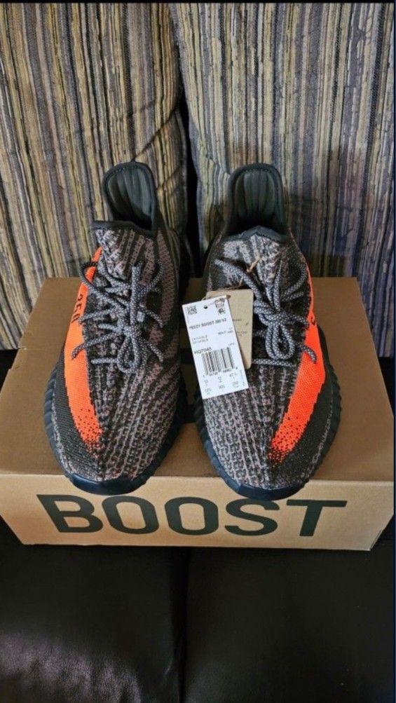 Yeezy Boost 350 V2 carbon Beluga