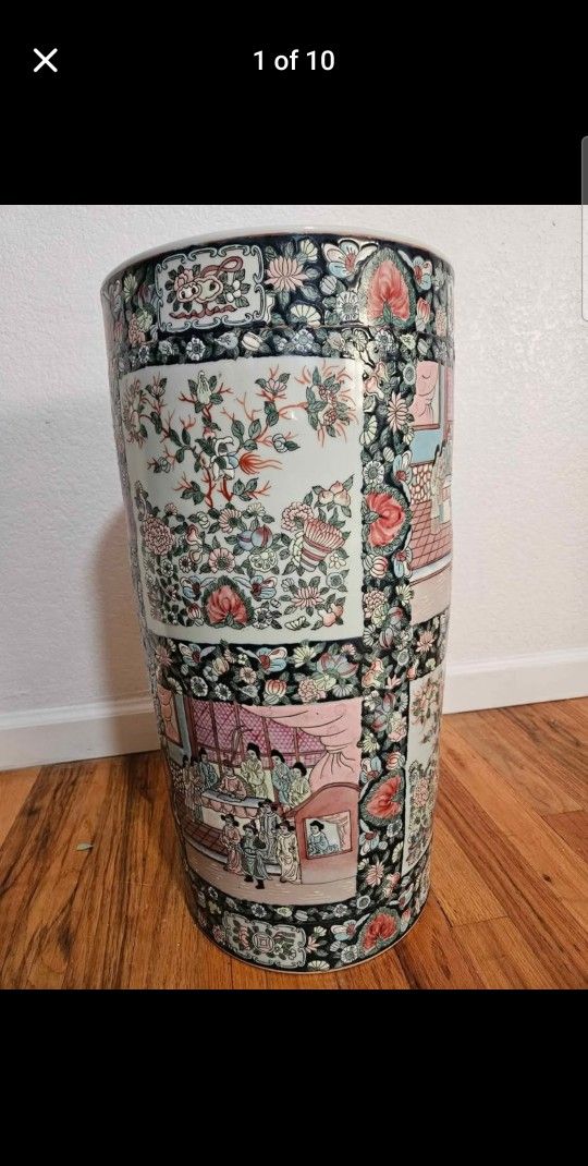 Antique Chinese Rose Medallion Porcelain Umbrella Stand