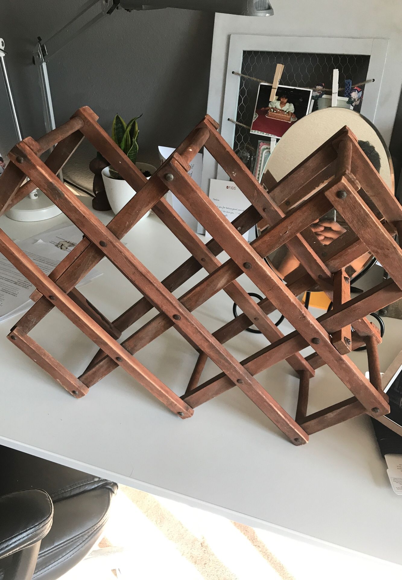 Wooden wine rack foldable