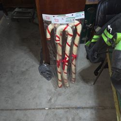 Merry & Bright IN THE LANE RAWHIDE CANE 34" Natural Flavored Chew