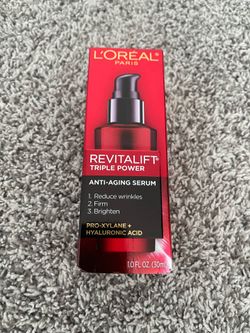 L’Oréal Paris Revitalift triple cover