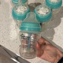 Tommee Tippee Set Of Bottles 9 Ounce (5) 
