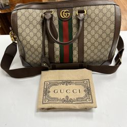 GUCCI SAVOY MEDIUM DUFFLE BAG, LIGHT WEAR IN CORNERS, WITH DUST BAG, NO BOX