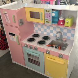 KidKraft Uptown Play Kitchen