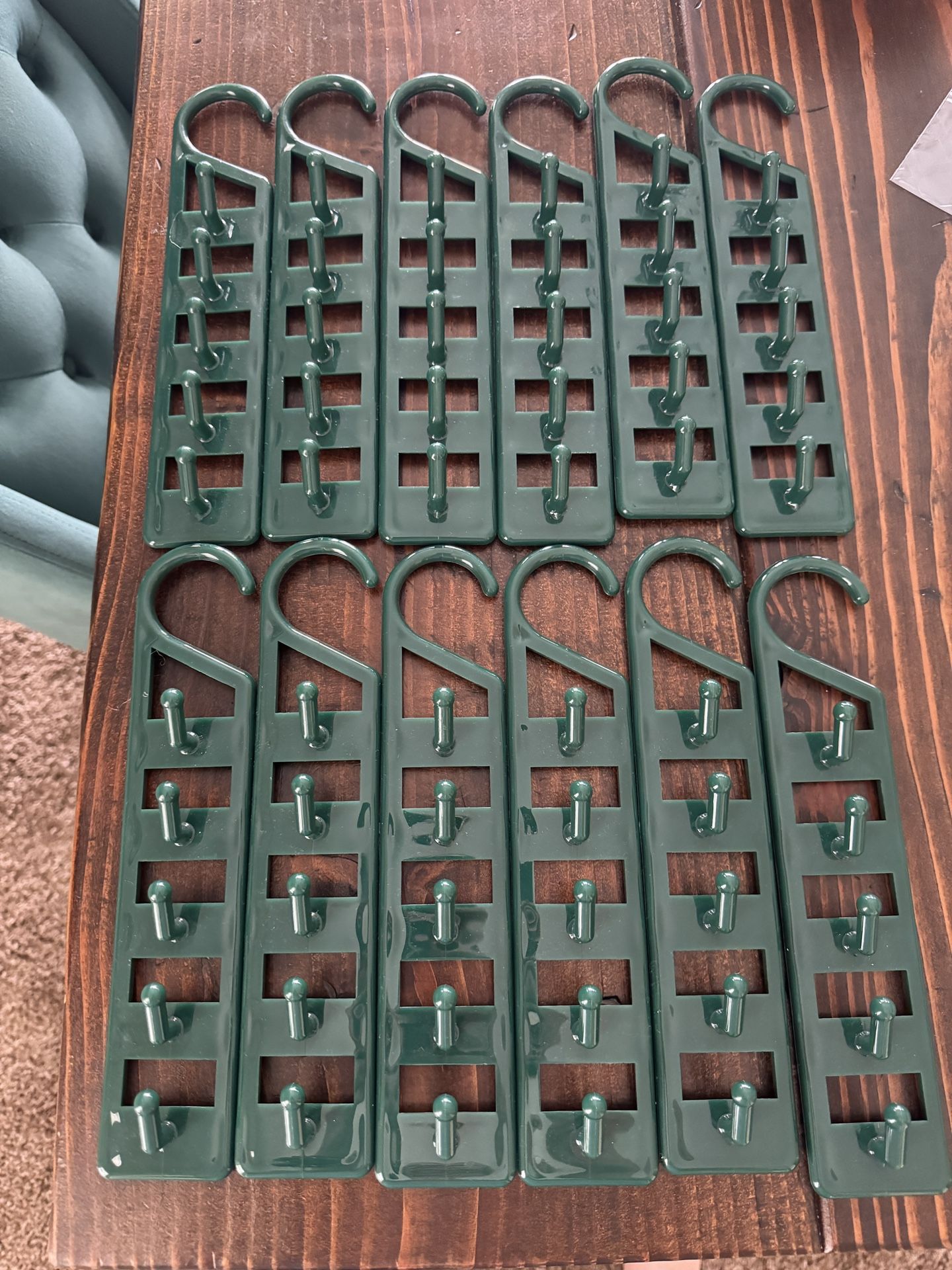 12 Space Saving Hangers