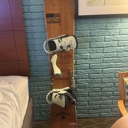 155 Cm Arbor Snowboard w/ Button Custom Bindings 