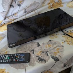 Samsung 3D Blu-ray Player DVD, CD. Remote Control Included Samsung 3D Blu-ray Player DVD, CD. Remote Control Included.