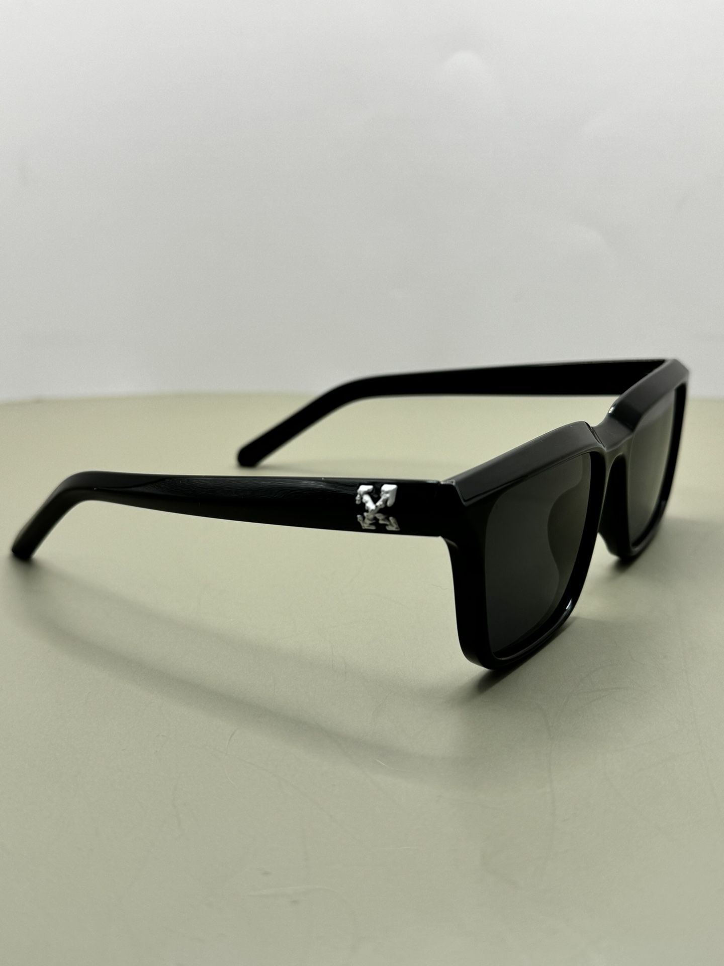 Classic Wayfarer Designer Sunglasses - Black