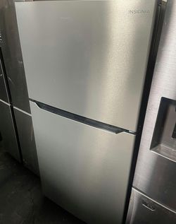 Insignia Top Mount Stainless Steel Fridge