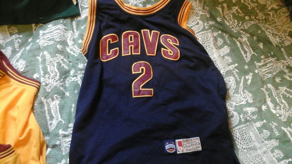 Authentic Mitchell & Ness Kyrie Irving Cleveland Cavaliers youth basketball jersey Size large