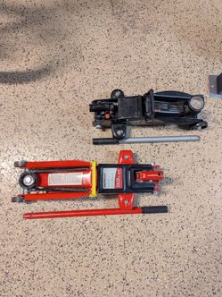2 automotive jacks