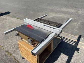 Great Condition Saw/fence