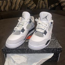 Jordan 4 Retro Military Black 